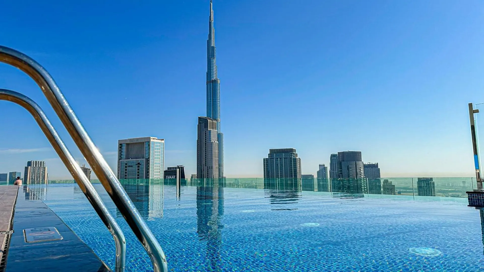 Pool In The Clouds With Burj Khalifa View, 2Br Apartment In Paramount Hotel Midtown Dubaï