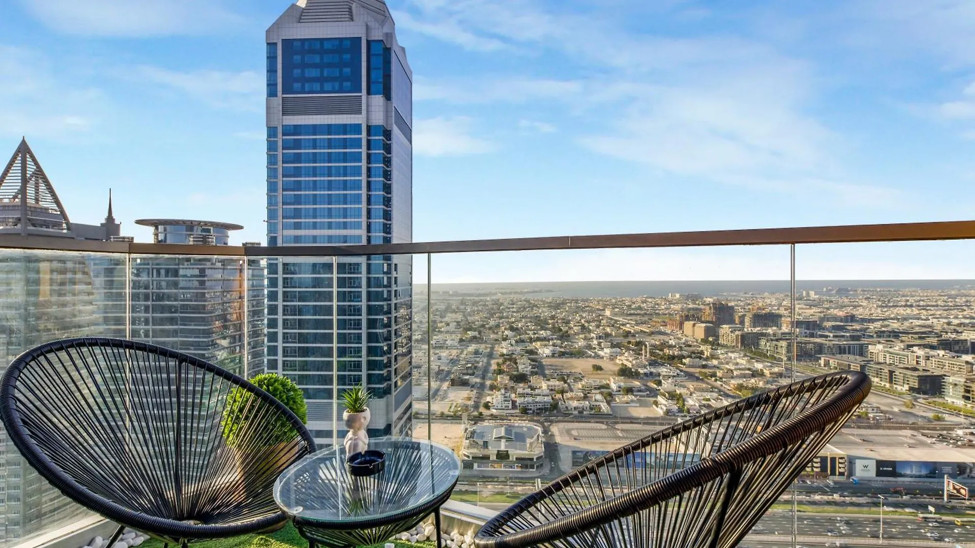 Pool In The Clouds With Burj Khalifa View, 2Br Apartment In Paramount Hotel Midtown Dubaï