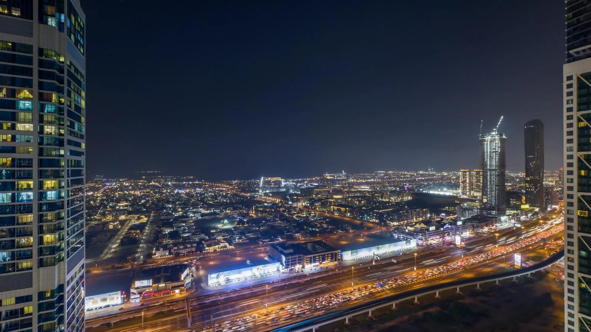 Pool In The Clouds With Burj Khalifa View, 2Br Apartment In Paramount Hotel Midtown Dubaï